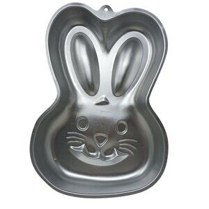 Wilton 1992 Vintage Bunny Rabbit Cake Pan Aluminum Easter Holiday #S-4